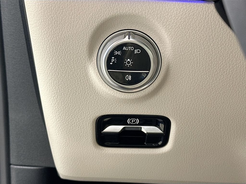 Used 2026 Blue Mercedes-Benz C 300 image 10