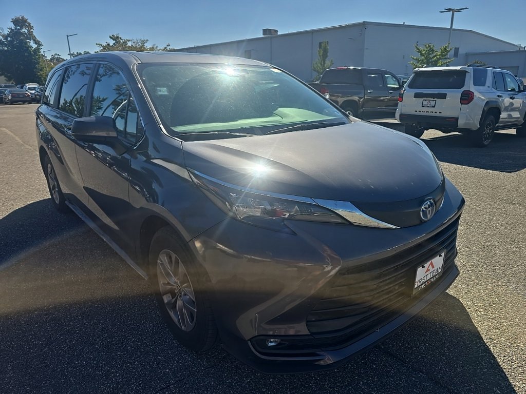 Used 2025 Gray Toyota XLE image 3