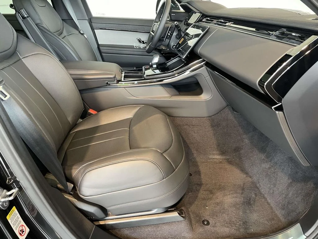 New 2026 Santorini Black Land Rover SE image 20