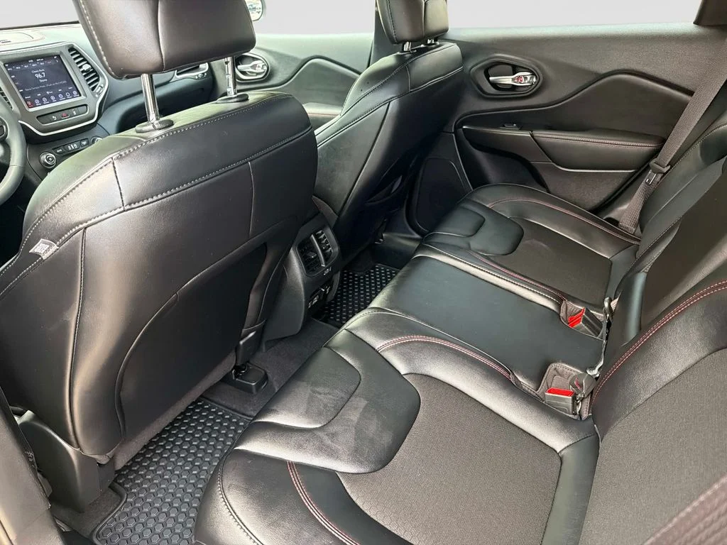 Used 2022 Gray Jeep Trailhawk image 15