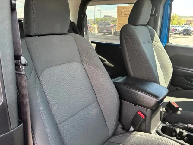 Used 2021 Blue Jeep Sport image 22