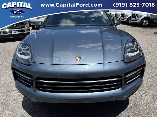Used 2019  Porsche Base image 10