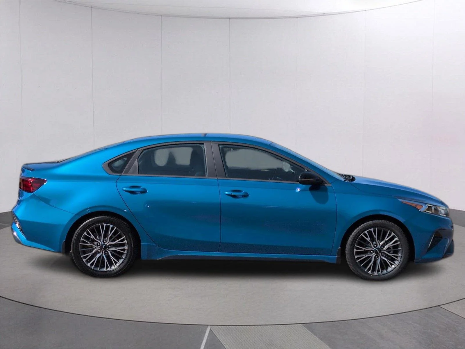 Used 2024 Sporty Blue Kia GT-Line image 7