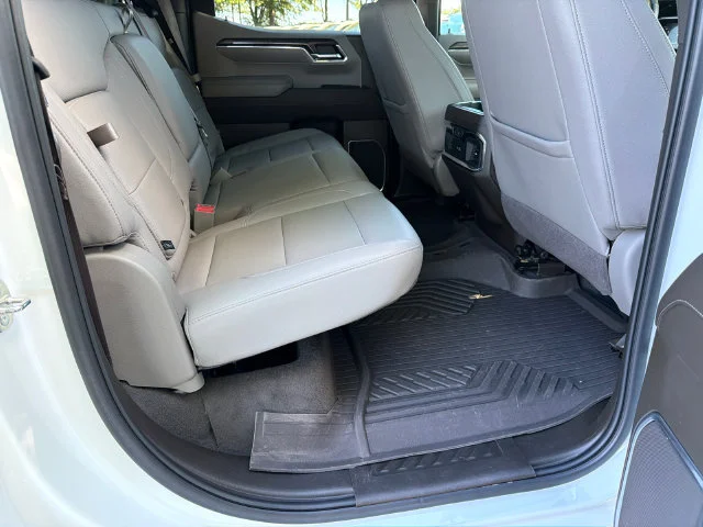 Used 2024 Summit White Chevrolet LTZ image 15