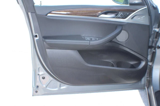 Used 2024 Skyscraper Grey Metallic BMW sDrive30i image 6