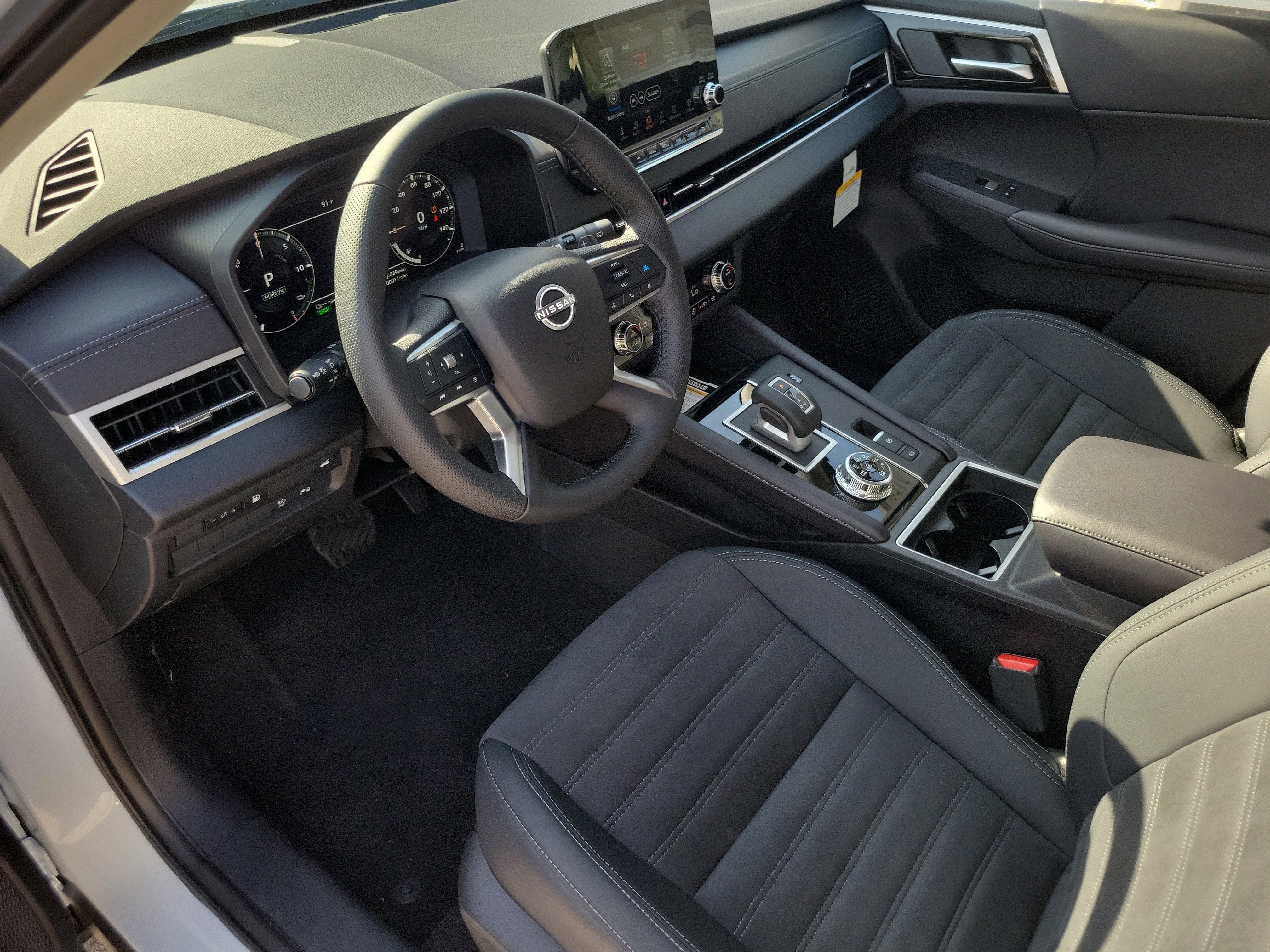 New 2026 White Nissan SL image 7