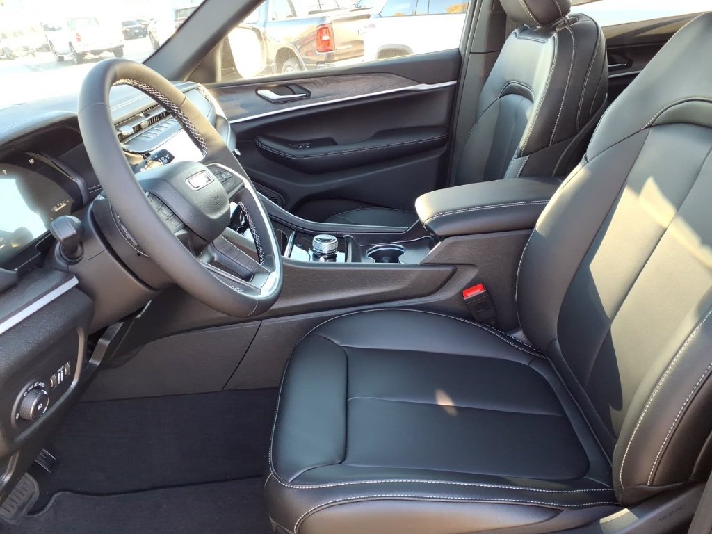 New 2027 Steel Blue Paint Jeep Limited image 9