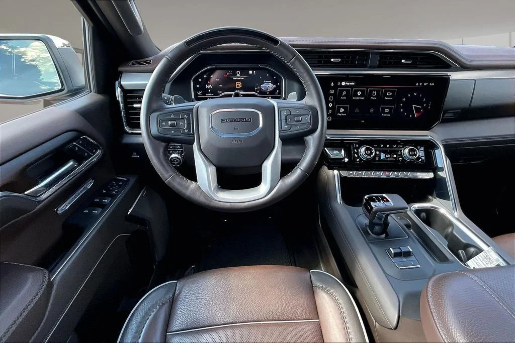 Used 2024 White GMC Denali image 5