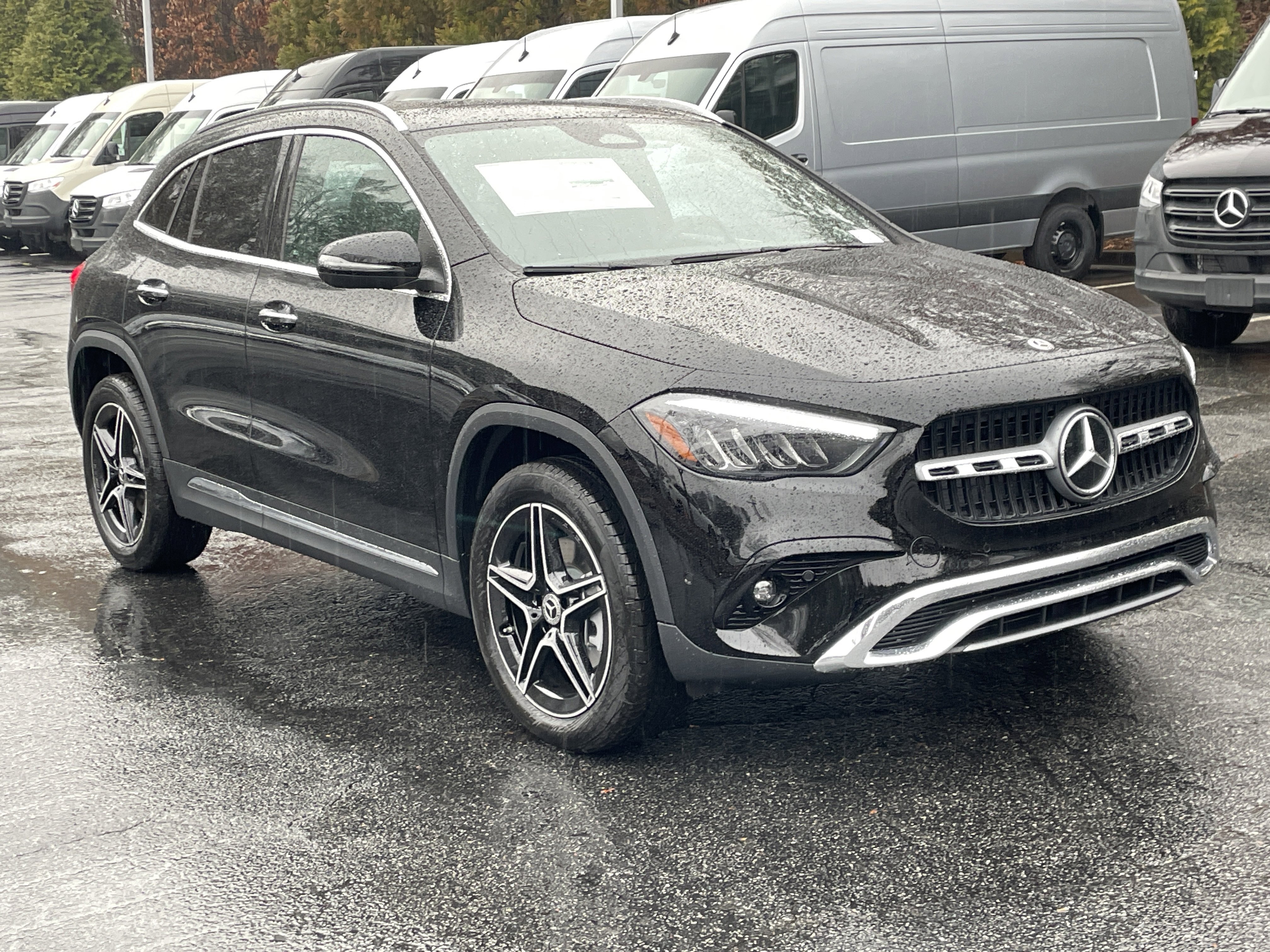 New 2026 Night Black Mercedes-Benz GLA 250 SUV image 4