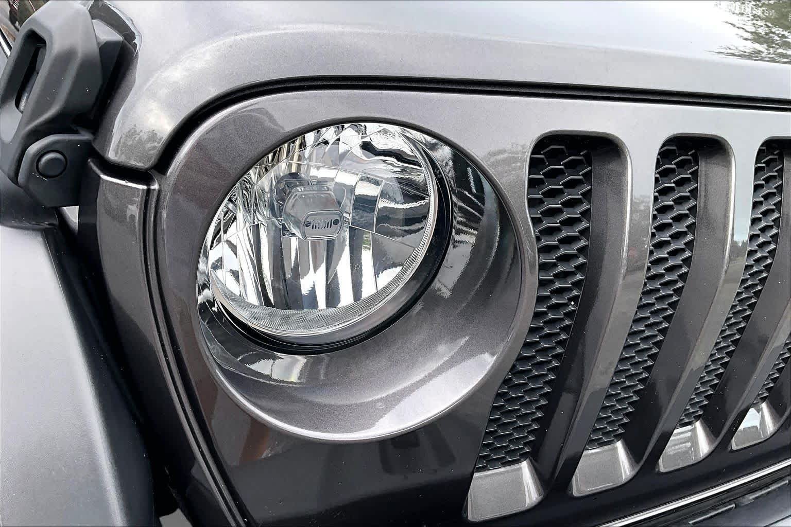 Used 2021 Granite Crystal Metallic Clearcoat Jeep Unlimited Sport S image 26