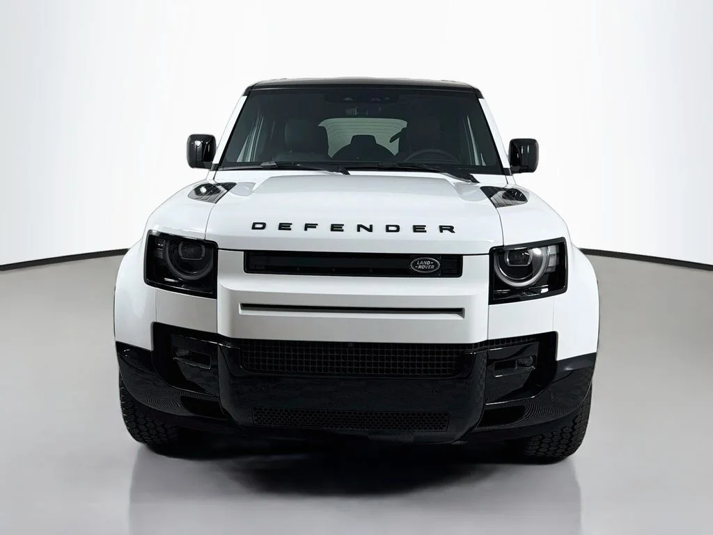 New 2026 Fuji White Land Rover X-Dynamic SE image 2