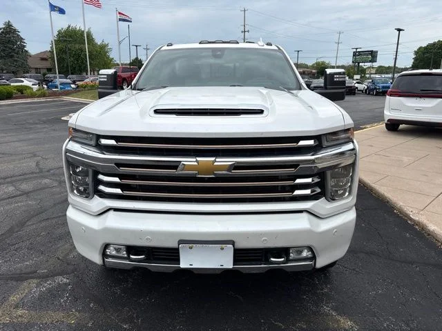 Used 2020 Pearl Chevrolet High Country image 4
