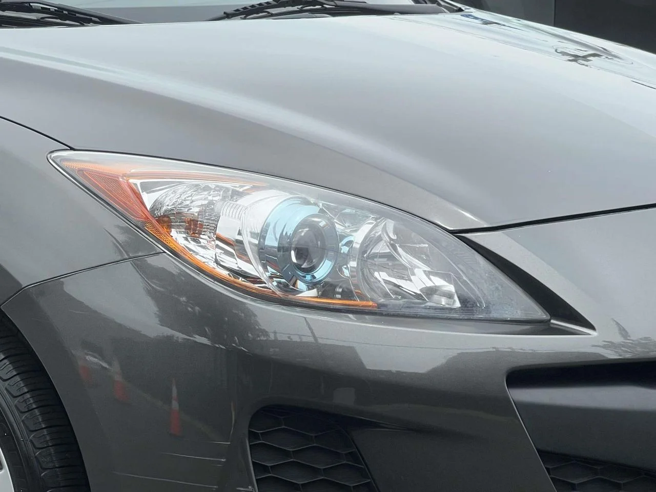 Used 2012 Graphite Mica Mazda i Touring image 13