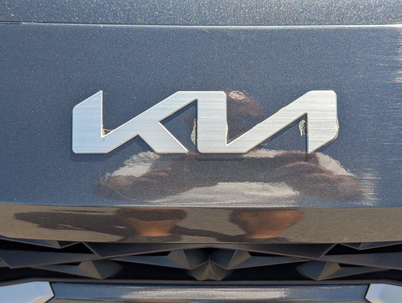 Used 2024 Gravity Gray Kia LXS image 3