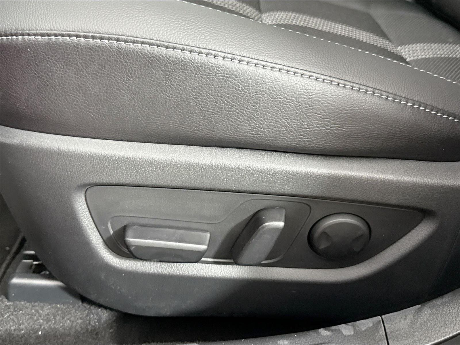 New 2026 Machine Gray Metallic Mazda 2.5 S Preferred AWD image 32