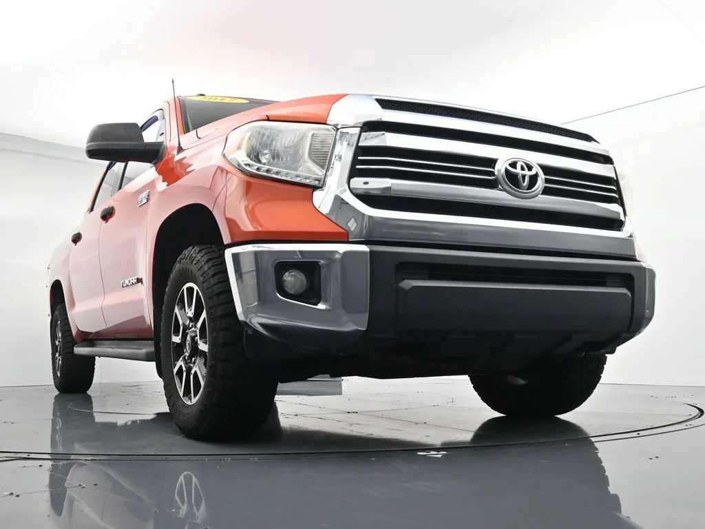 Used 2017 Red Toyota SR5 image 32