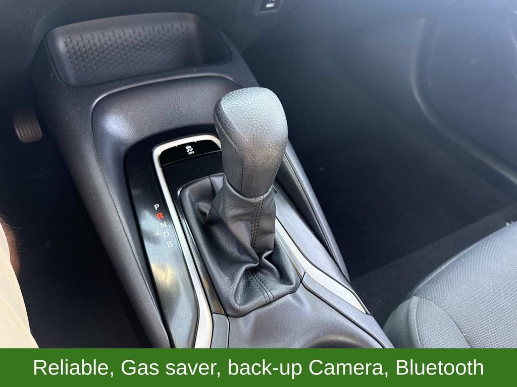 Used 2025 White Toyota LE image 23