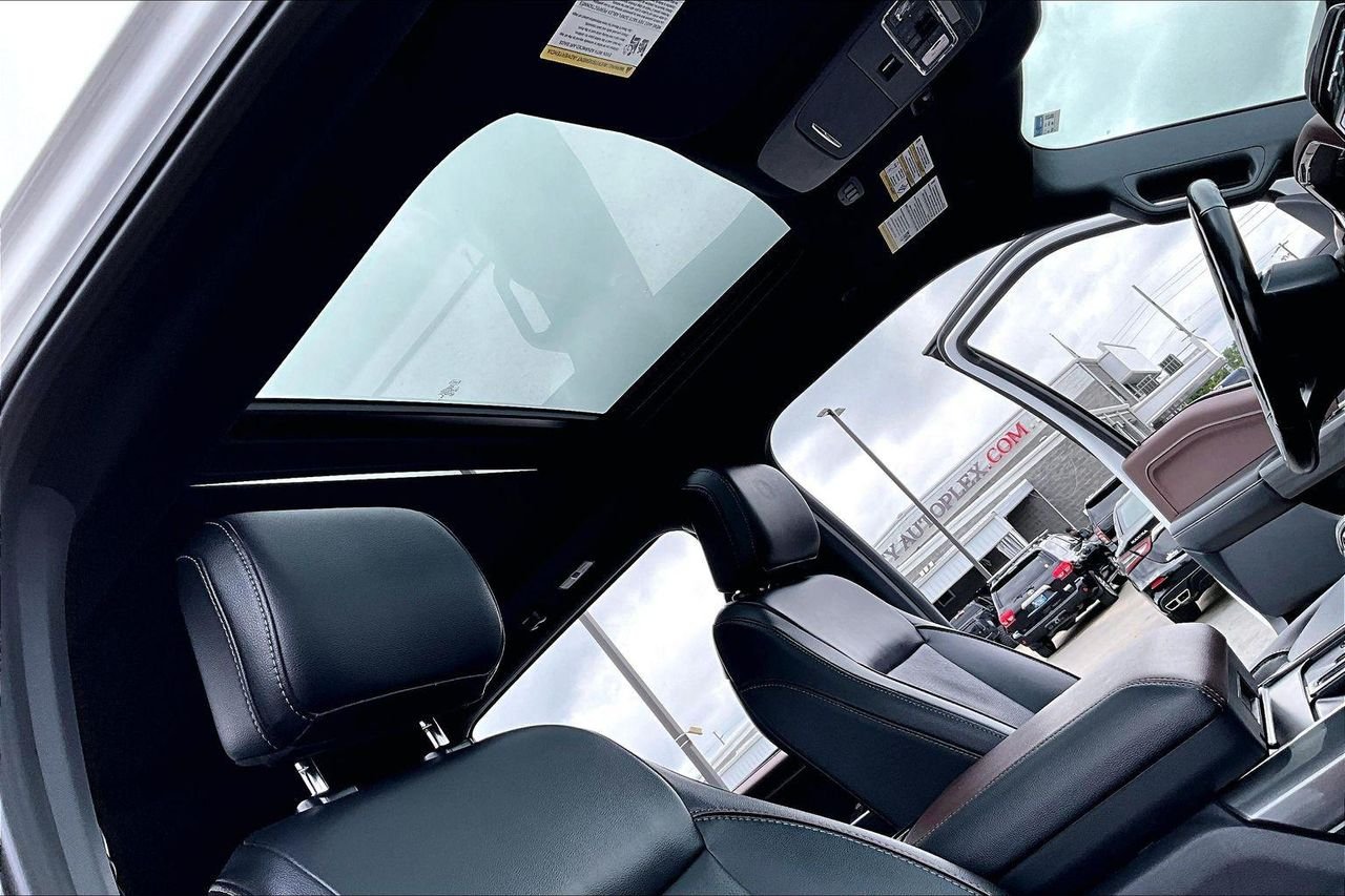 Used 2023 Oxford White Ford LARIAT image 29