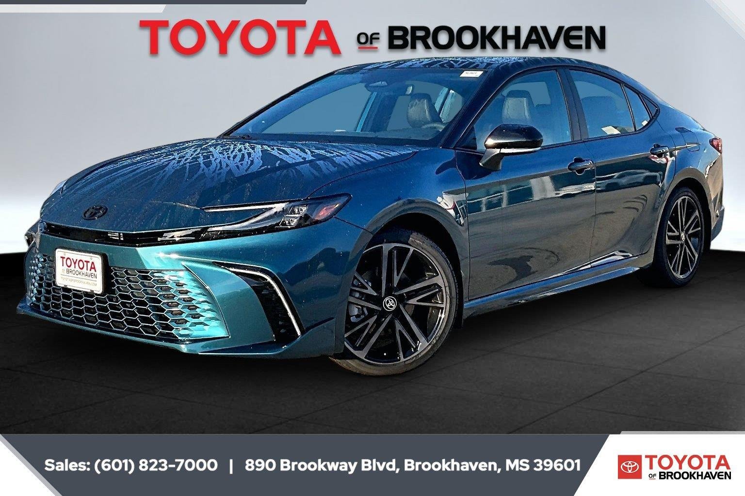 New 2026 Ocean Gem with Midnight Black Metallic roof Toyota XSE image 2
