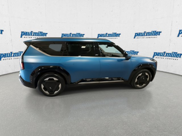 Certified Used 2024 Ocean Blue Kia Land image 12