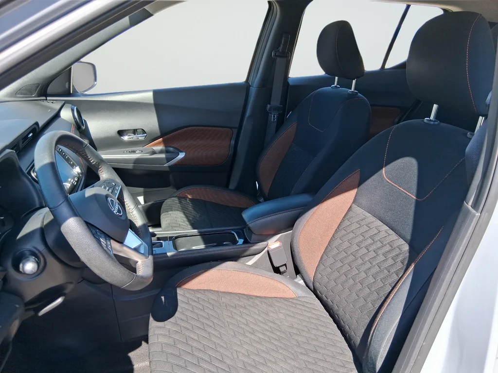 Used 2023 Gray Nissan SR image 9