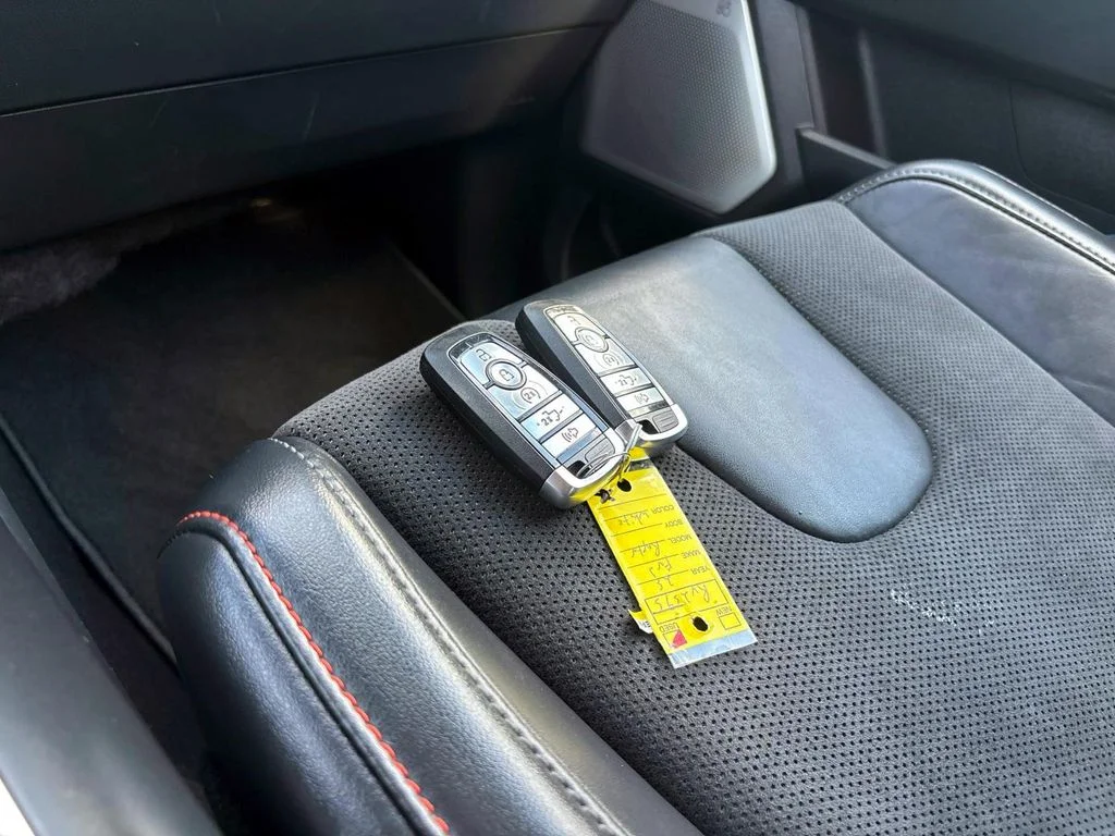Used 2025 Oxford White Ford Raptor image 31