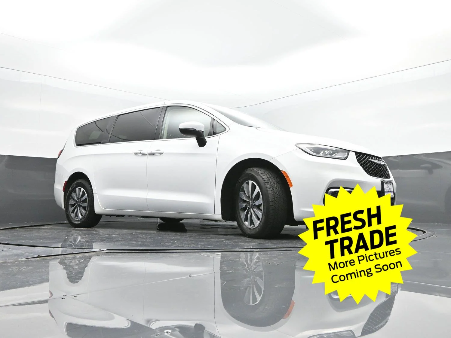 Used 2023 Bright White Clearcoat Chrysler Hybrid Touring L image 31