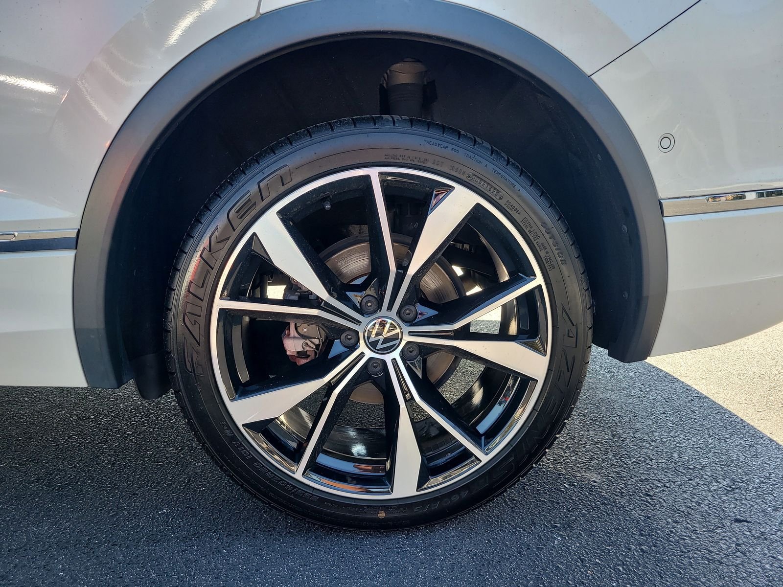 2022 Volkswagen Tiguan SEL R-LINE - Photo 9