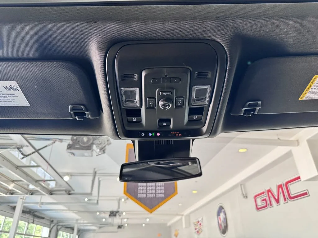 2023 GMC Yukon AT4 - Photo 31