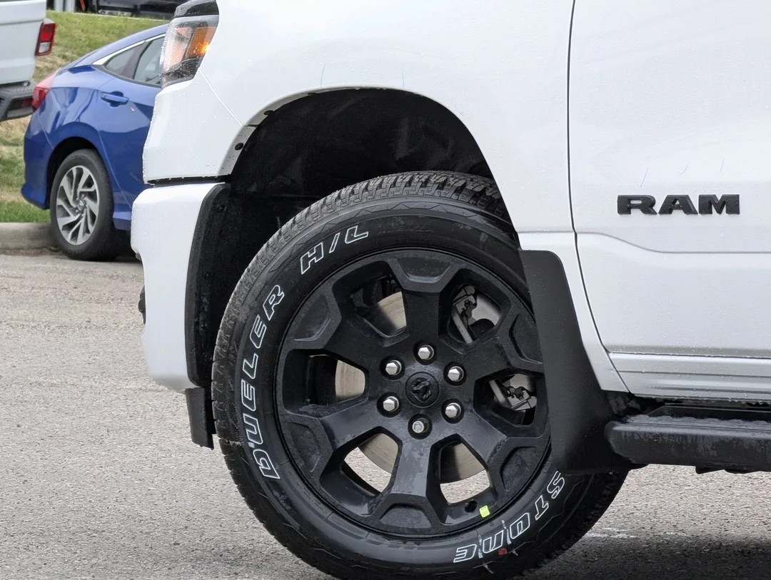 New 2026 White RAM Express - - 4x4 - 3.0L Hurricane Twin Turbo - Crew Cab - 64 Box & More! image 9