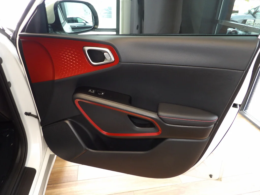Used 2023 Snow White Pearl Kia GT-Line image 12