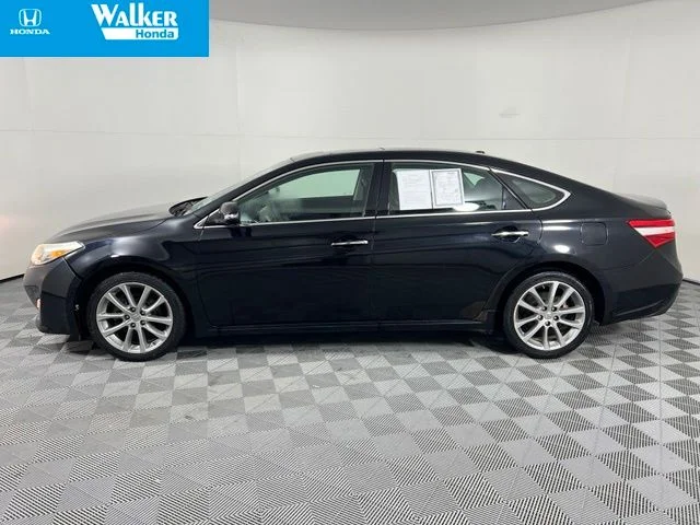 Used 2014 Black Toyota XLE Touring image 4