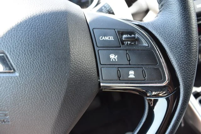 Used 2025 Silver Mitsubishi SEL image 22
