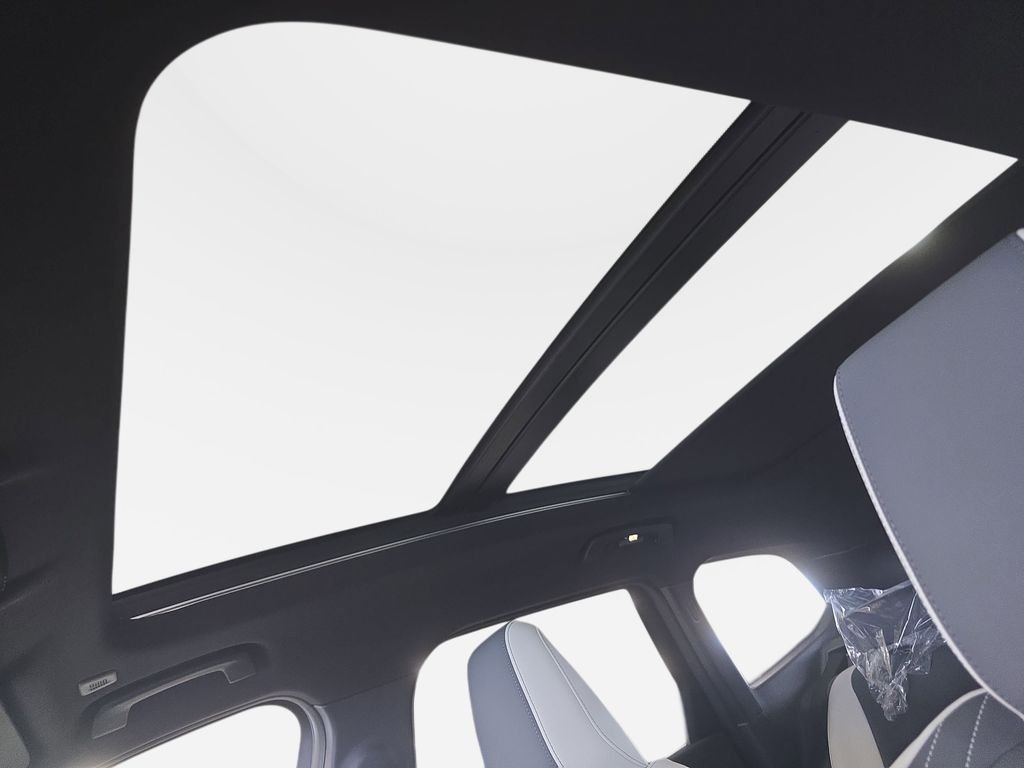 New 2026 Alpine White BMW xDrive28i image 16