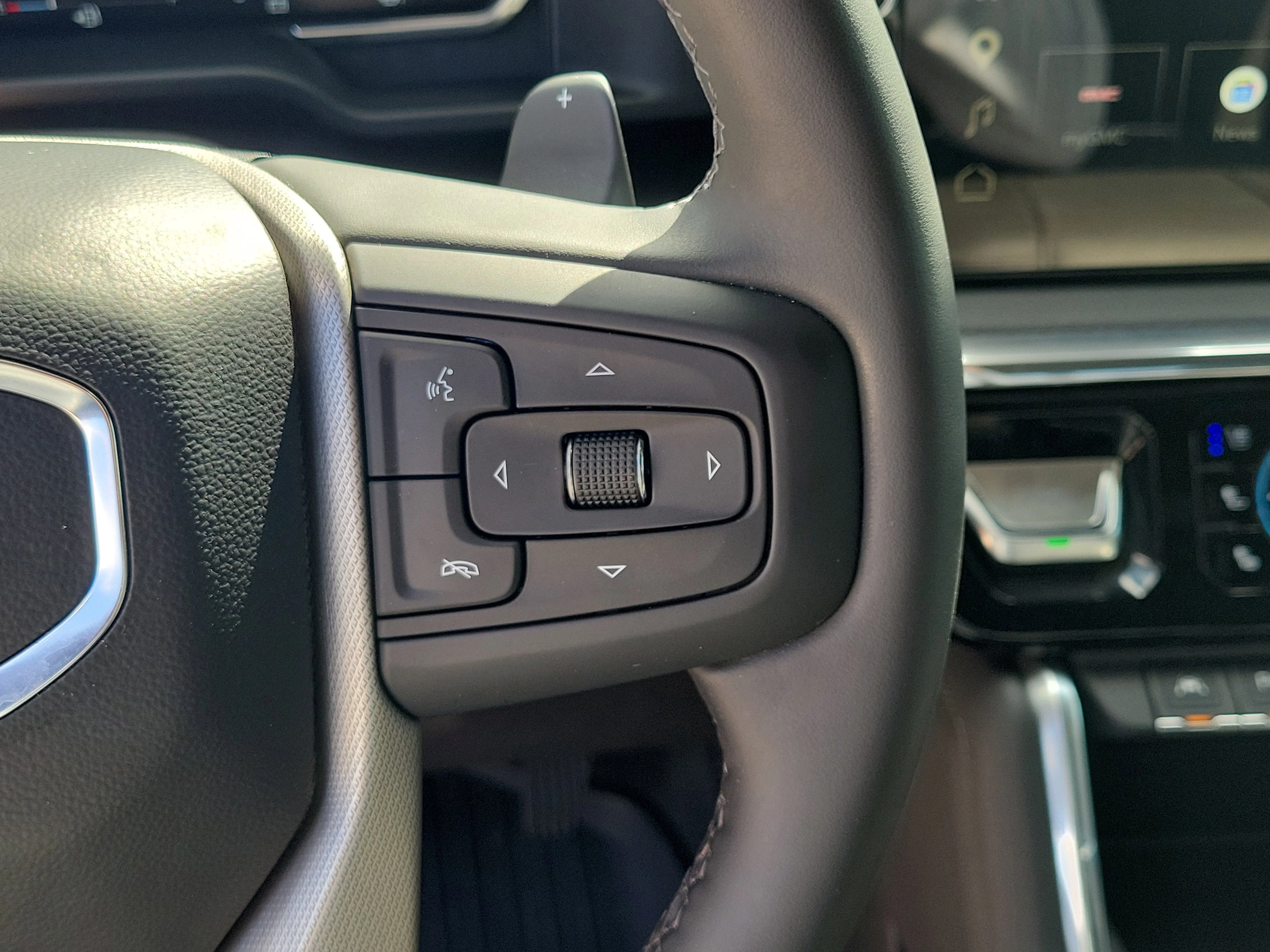 Used 2024 White Frost Tricoat GMC Denali image 24