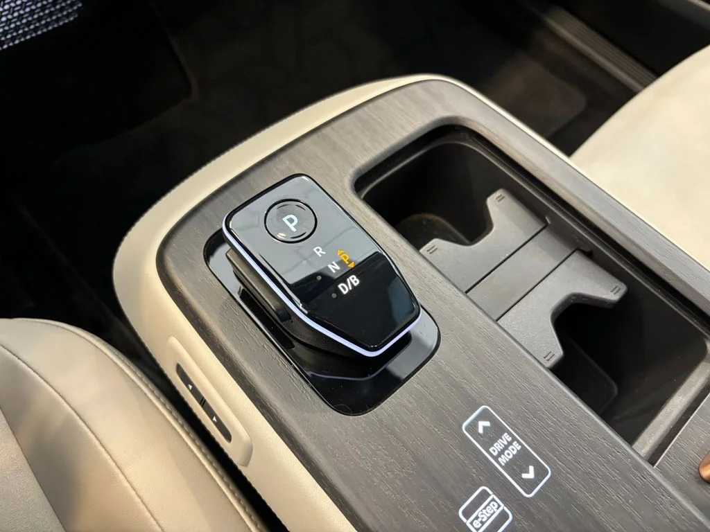 Certified Used 2024 White Nissan ENGAGE image 24