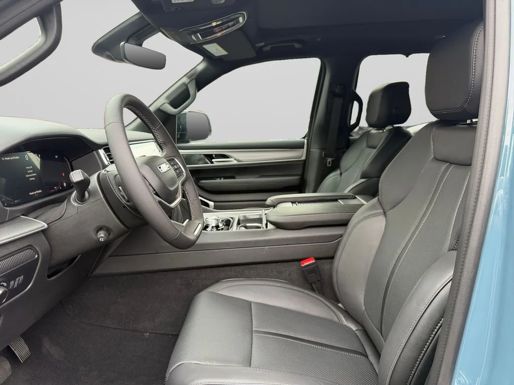 New 2026 Steel Blue Exterior Paint Jeep Limited Reserve image 10