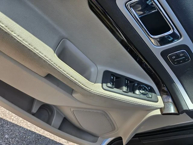 Used 2013 Silver Ford Limited image 11