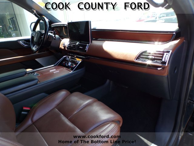 Used 2023 Infinite Black Metallic Lincoln Reserve image 25
