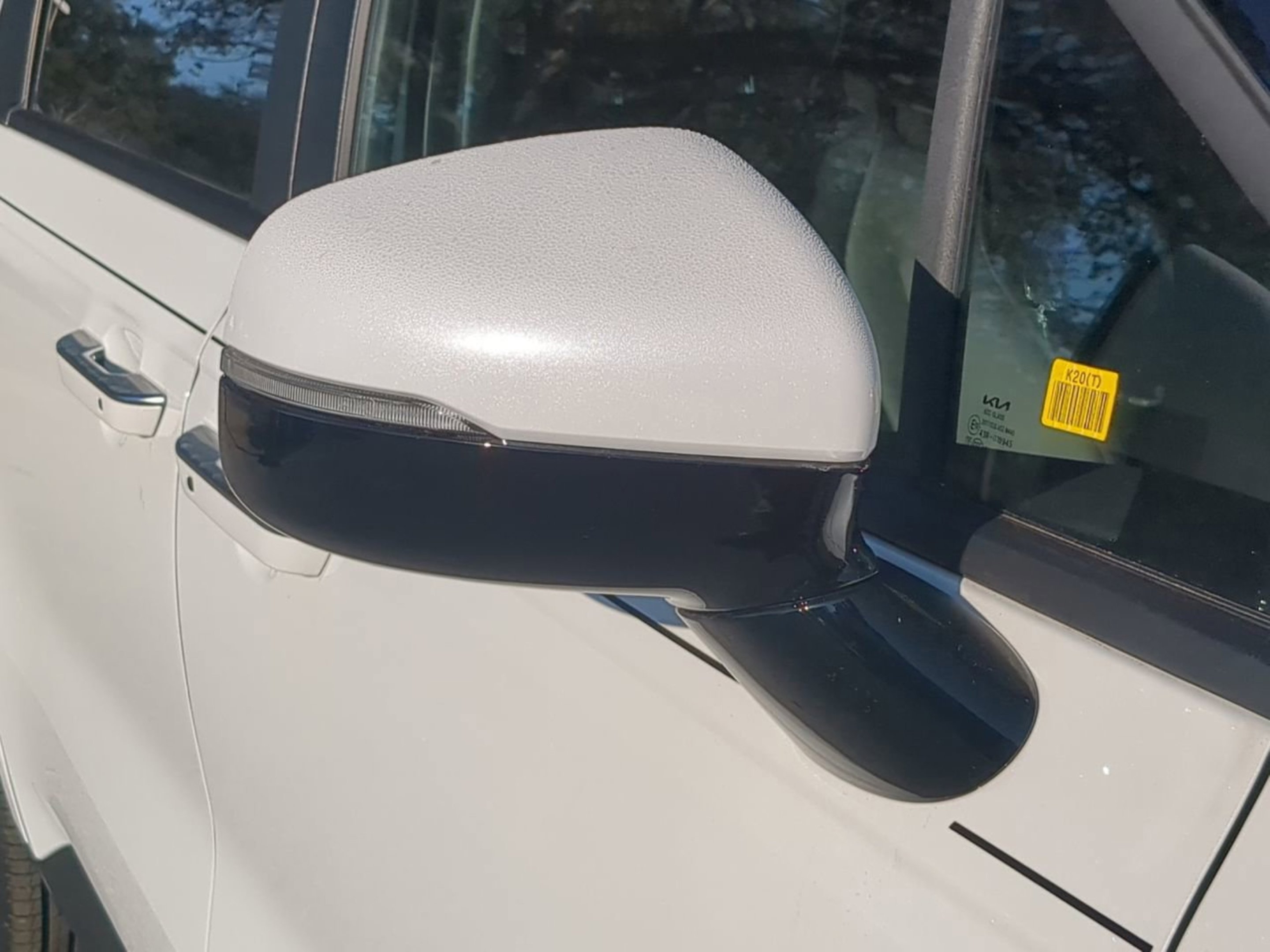 New 2026 Snow White Pearl Kia LXS image 13