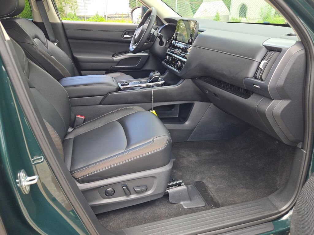 Used 2024 Black Nissan SL image 7
