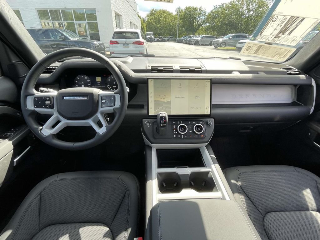 New 2026 Santorini Black Land Rover X-Dynamic SE image 21