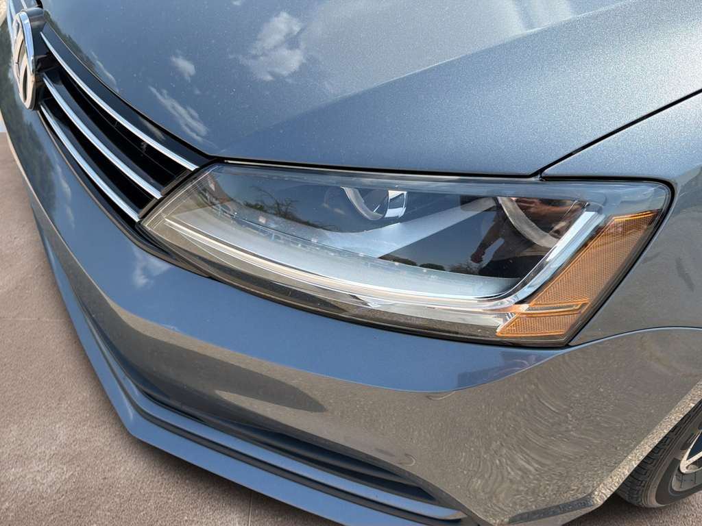 Used 2017 Gray Volkswagen 1.4T SE image 15