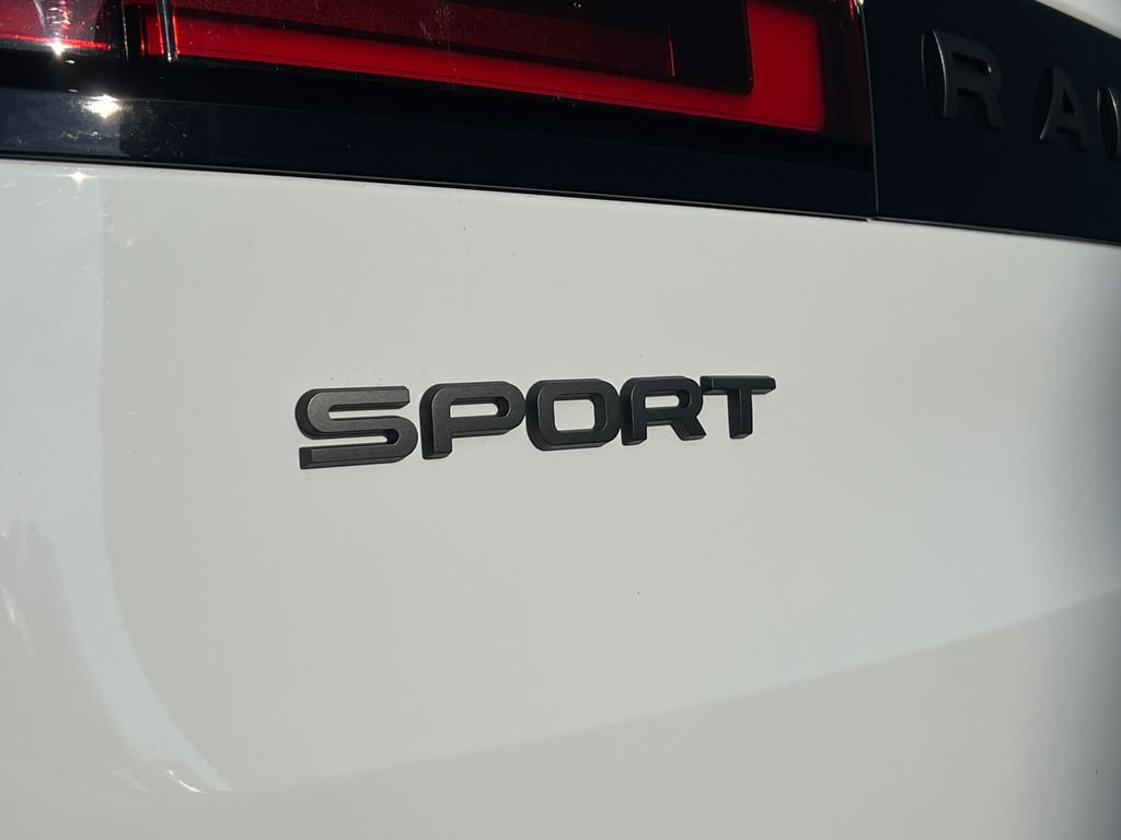 Used 2024 White Land Rover Dynamic SE image 29
