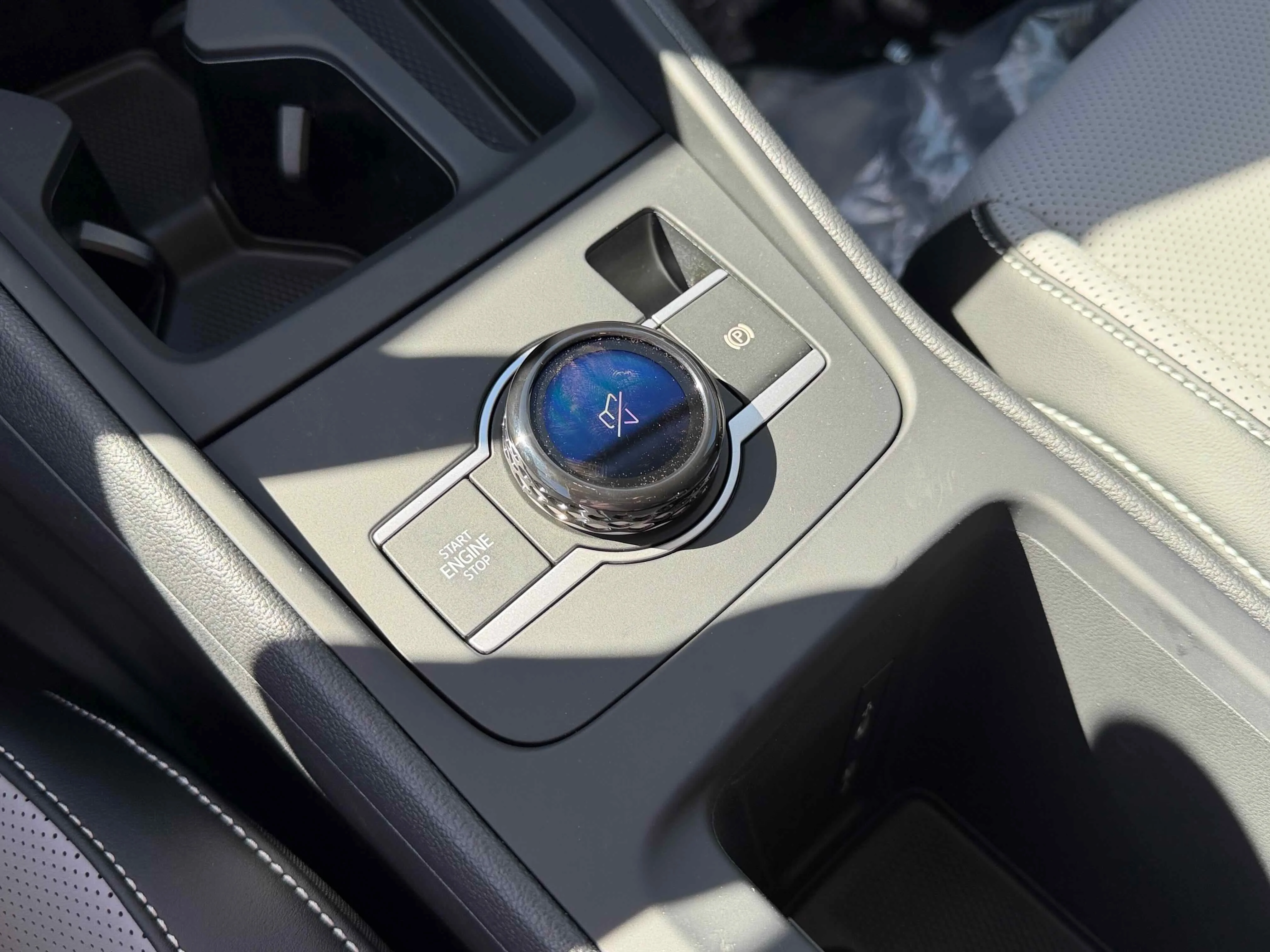 New 2026 Platinum Gray Volkswagen SE image 23