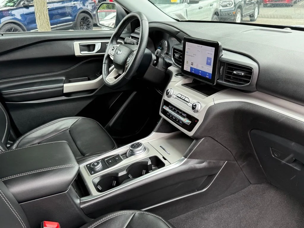 Used 2023 Gray Ford XLT image 31