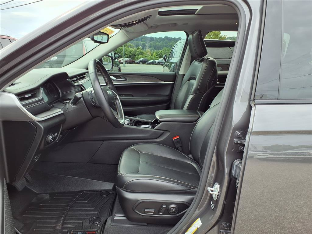 Used 2022 Baltic Gray Metallic Clearcoat Jeep Limited image 11