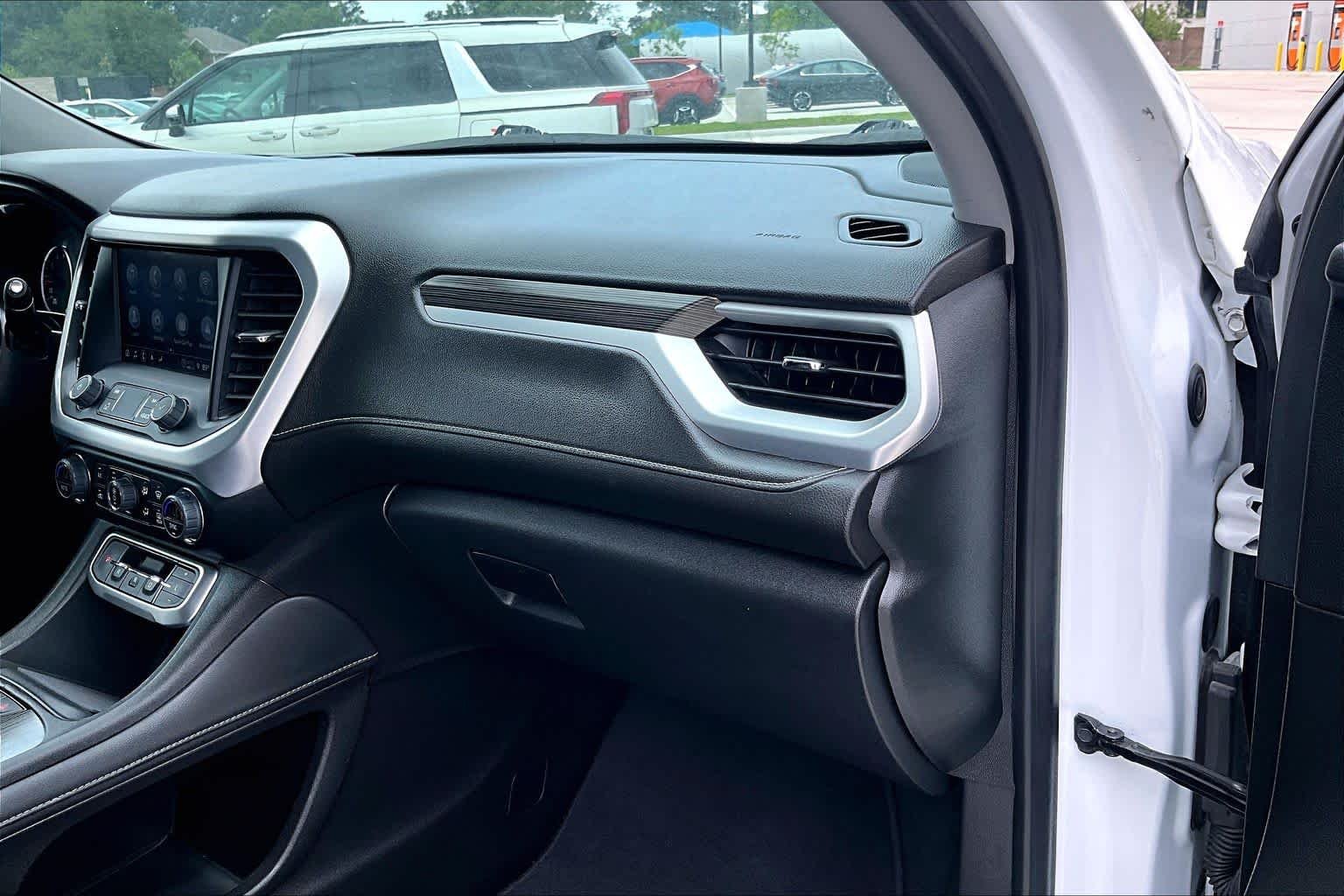 2023 GMC Acadia SLT - Photo 34