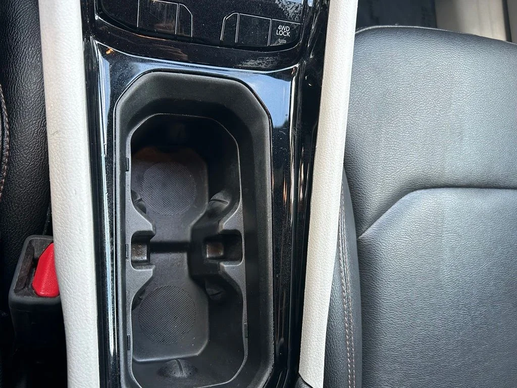 Used 2024 White/off-white Jeep Limited image 14