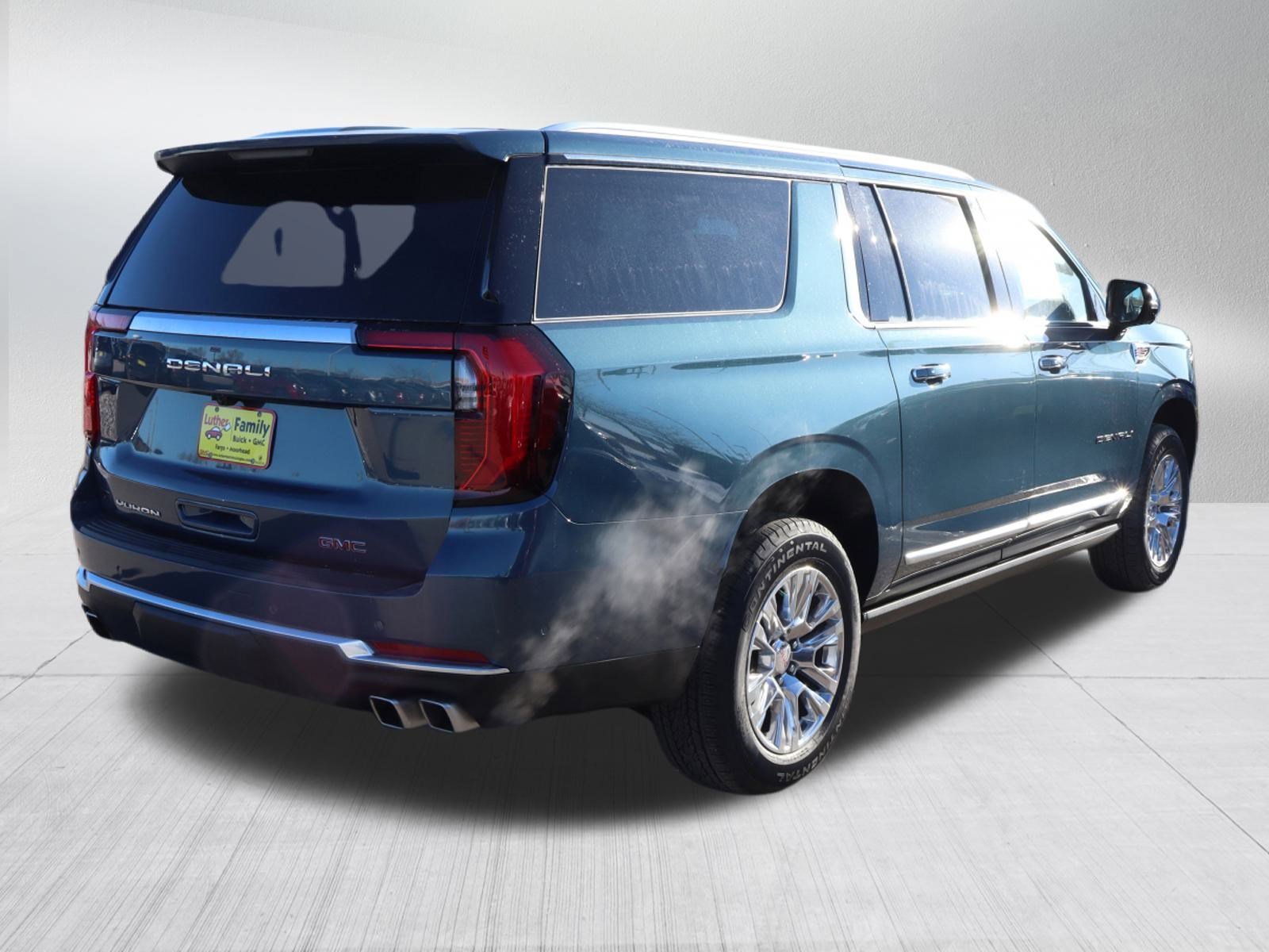 2026 GMC Yukon XL Denali - Photo 7